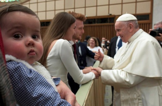 El Papa criticó a quienes prefieren tener mascotas en vez de hijos 